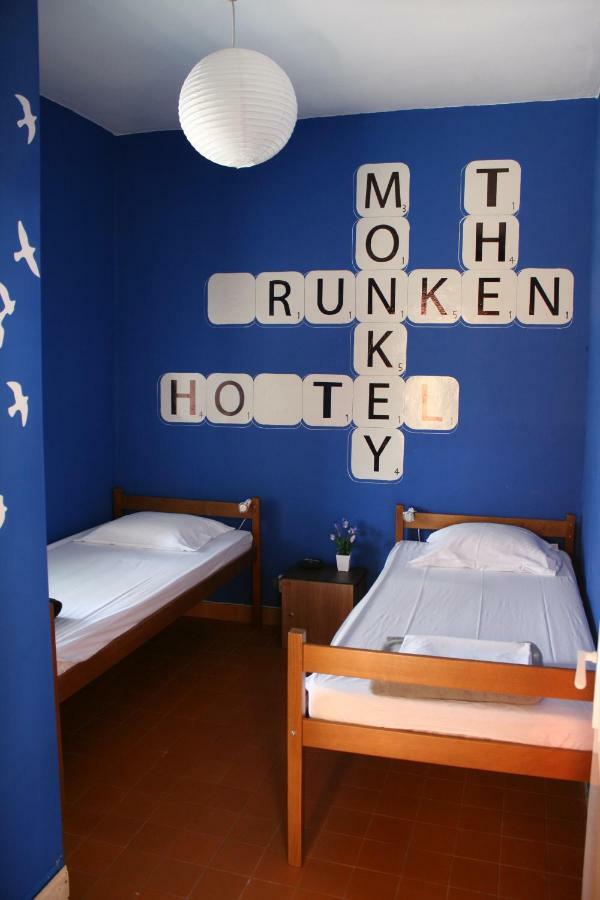 The Mellow Monkey Hostel Zára Kültér fotó