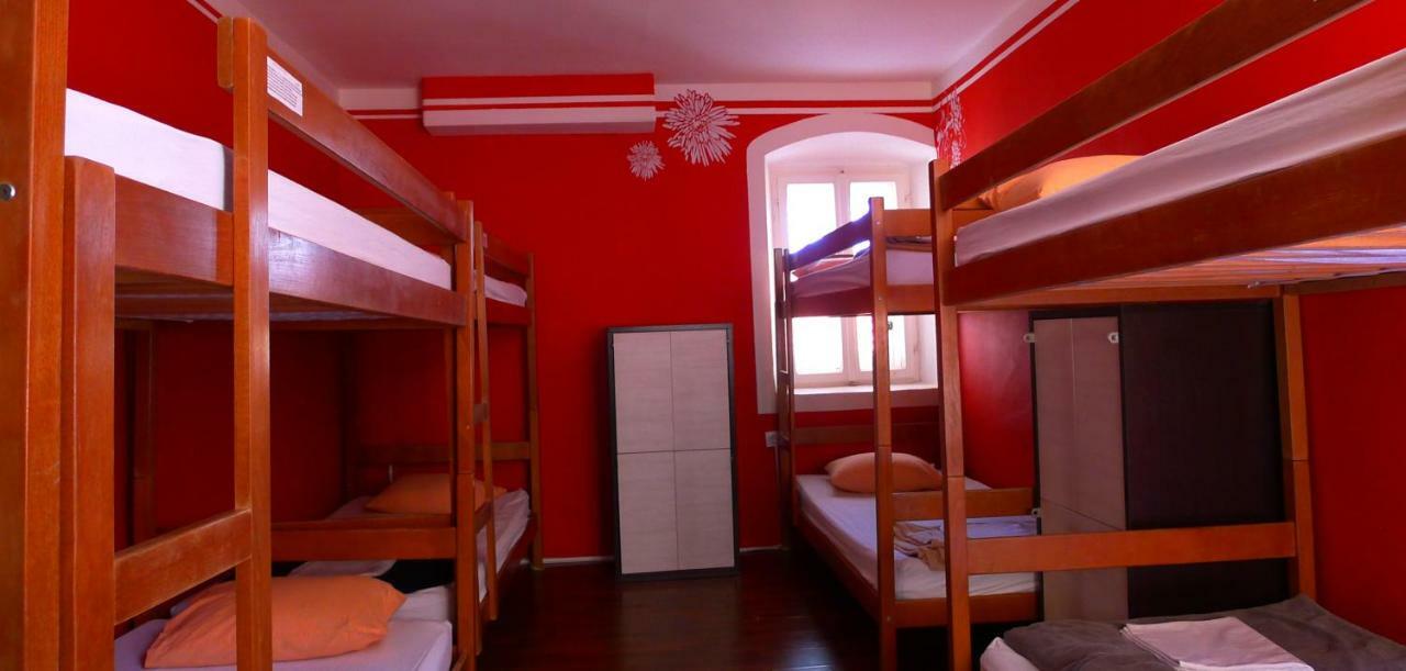 The Mellow Monkey Hostel Zára Kültér fotó